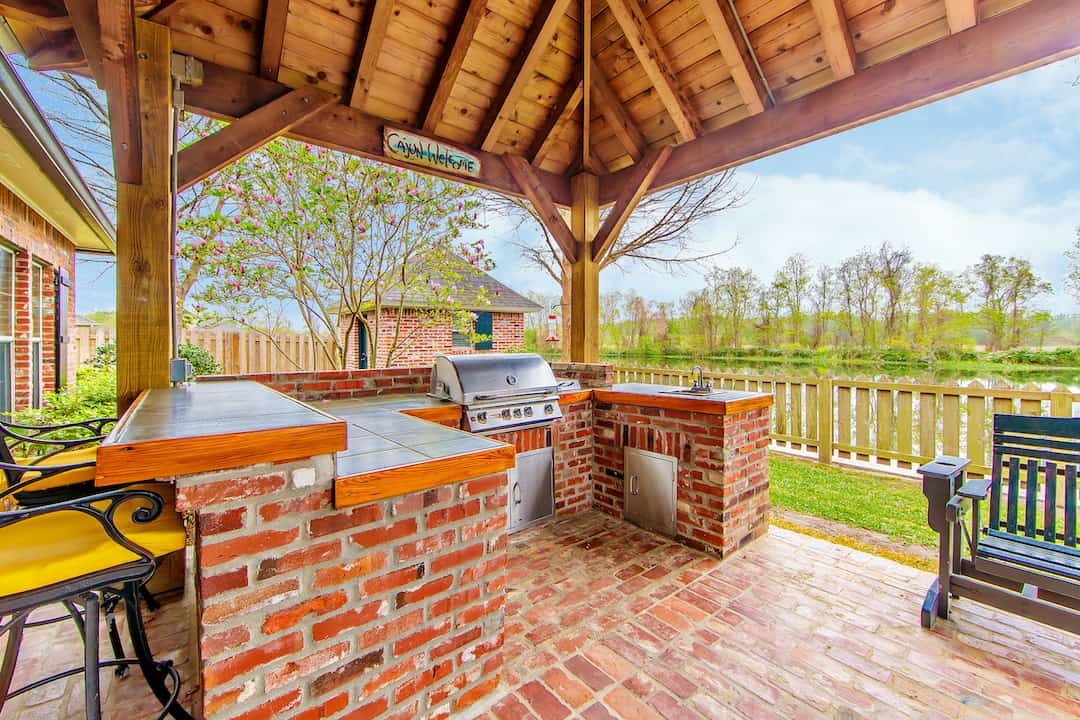 Outdoor Kitchen